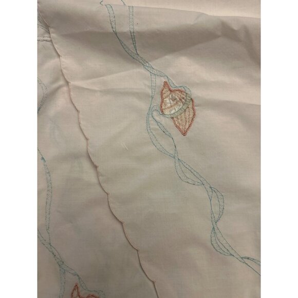 Embroidered Seashell & Seaweed Design Tablecloth With 8 Matching Napkins Set Obl - Picture 4 of 8